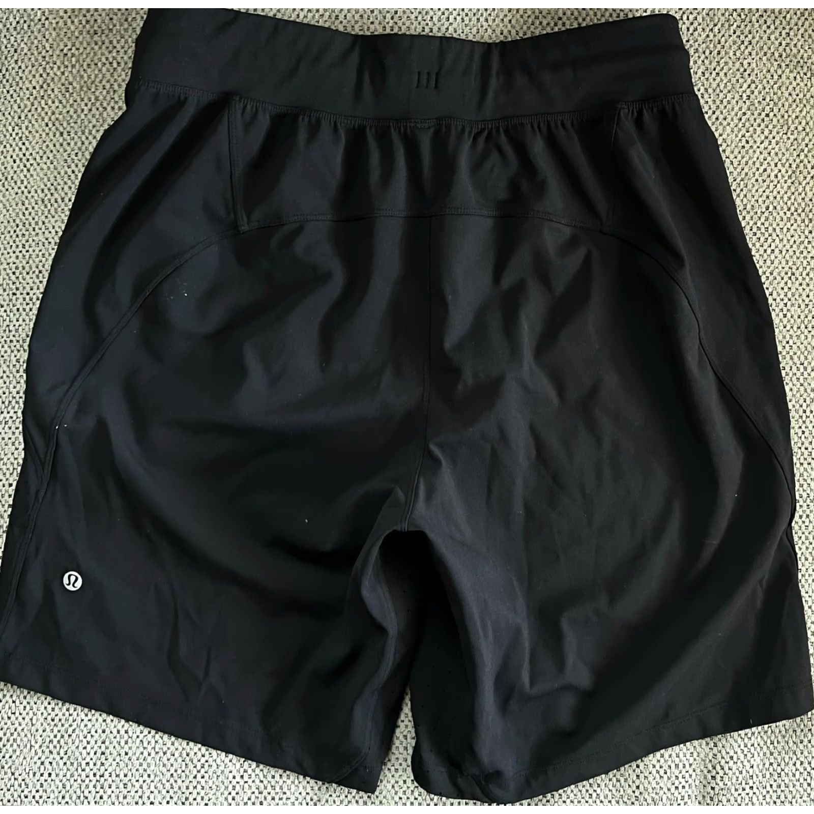 Lululemon Lululemon Athletic Shorts Elastic Waist Black Medium Men Athletic Activewear M Size Black Elastic Waist Shorts Athletic Mens Size US 31 - 4 Thumbnail