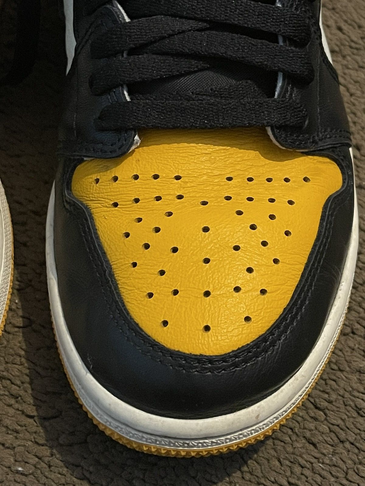 Jordan Brand Air Jordan Retro High OG Taxi/Black Sail UK 8 Size US 8 / EU 41 - 10 Thumbnail