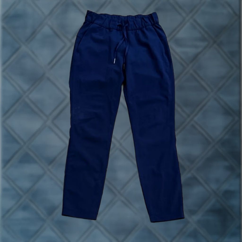 Lululemon Lululemon On The Fly Jogger 28” Woven Pants Women 28 Inseam Night Blue Slim Tapered Regular Size 2 Size 28" / US 6 / IT 42 - 1 Thumbnail