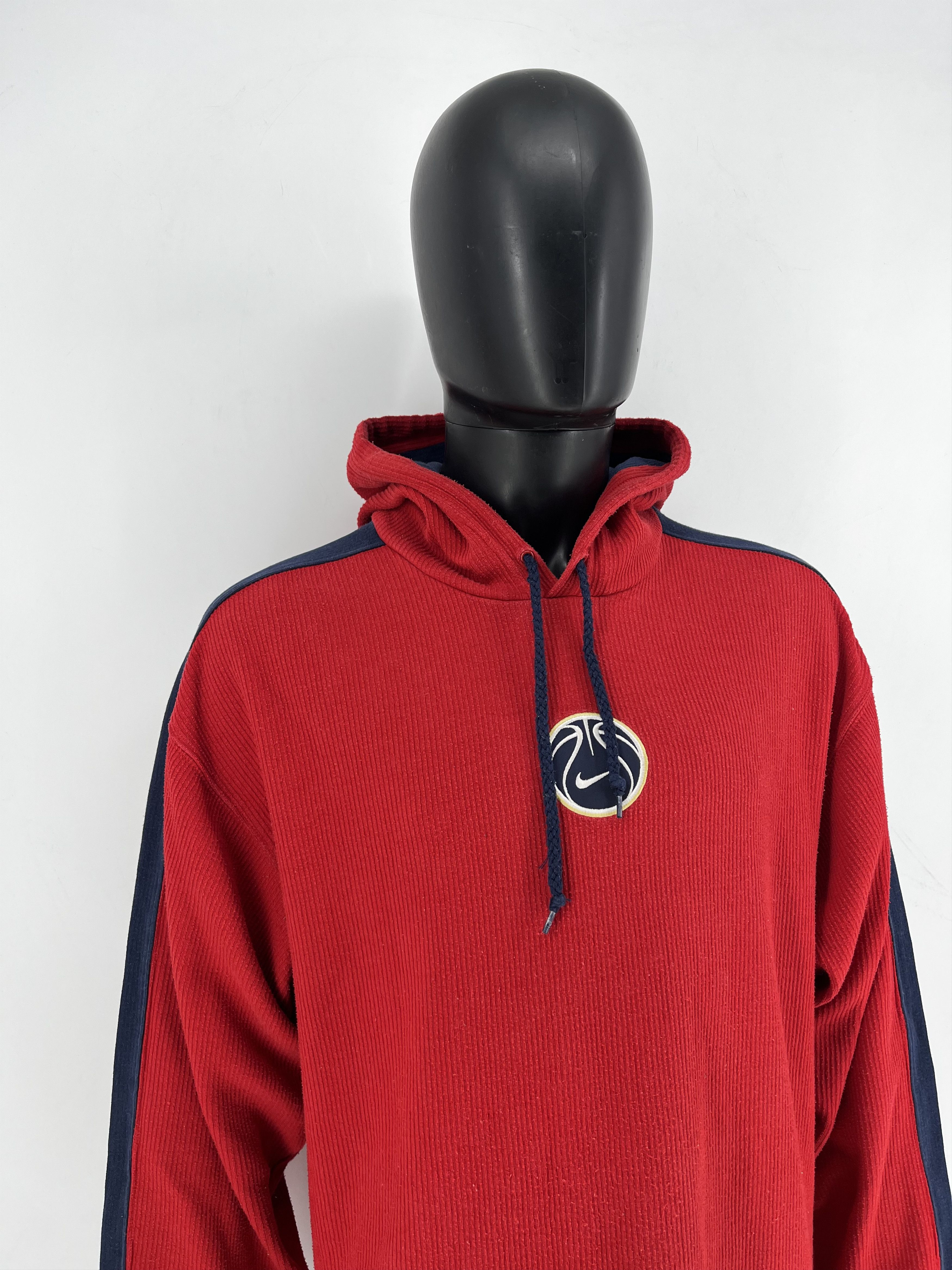 Nike Rare Vintage Nike Hoodie – Essential 2000s Streetwear (L) Size US L / EU 52-54 / 3 - 4 Thumbnail