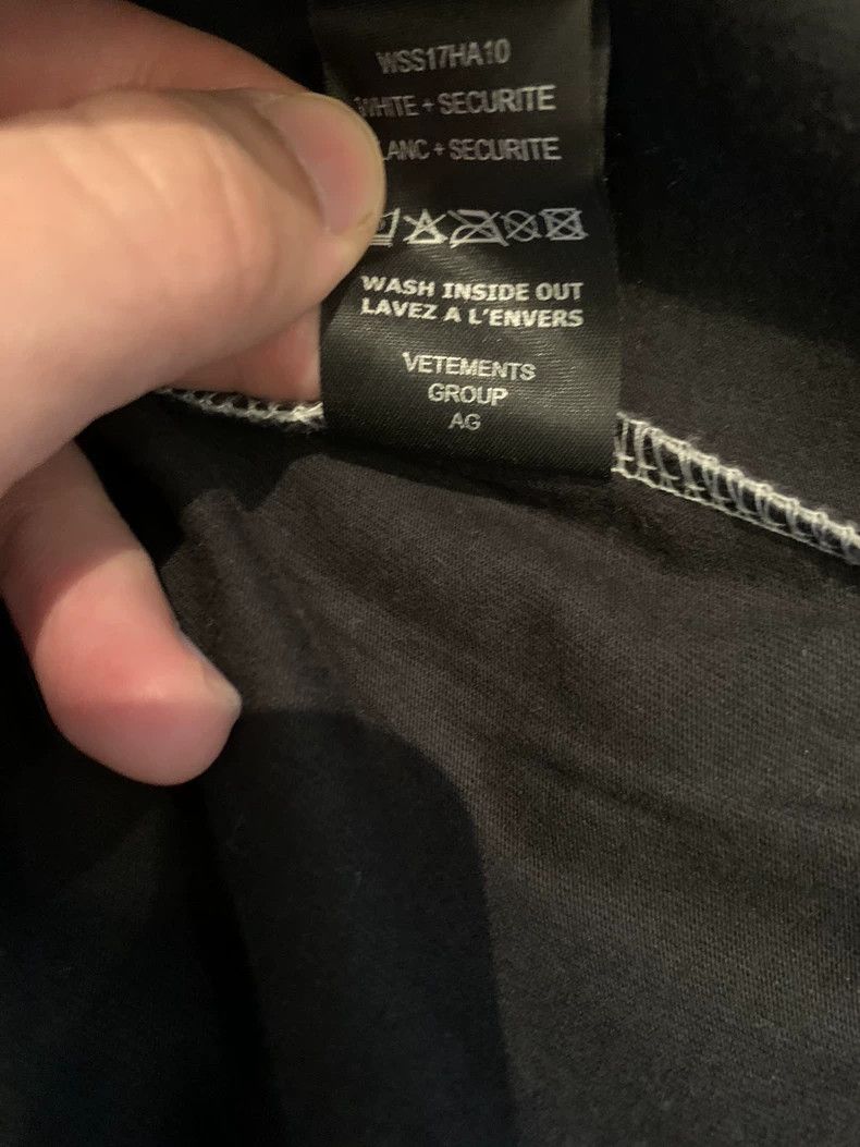 Vetements Vetements 2017 POUR FEMME Collection Securite Tee Men's Sh Size US S / EU 44-46 / 1 - 8 Thumbnail
