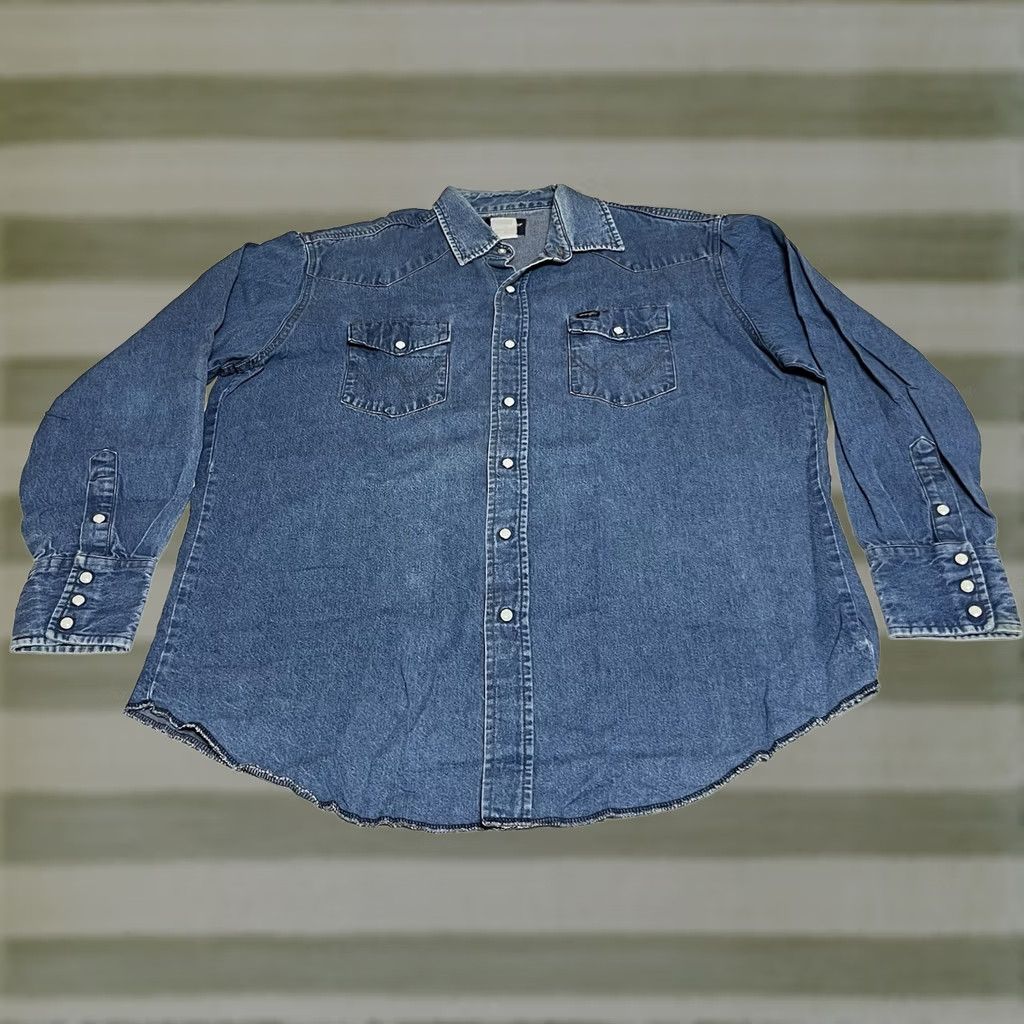 Wrangler VINTAGE Wrangler Denim Shirt Mens XL Blue Pearl Snap Rodeo Workwear Cowboy Size US XL / EU 56 / 4 - 1 Thumbnail
