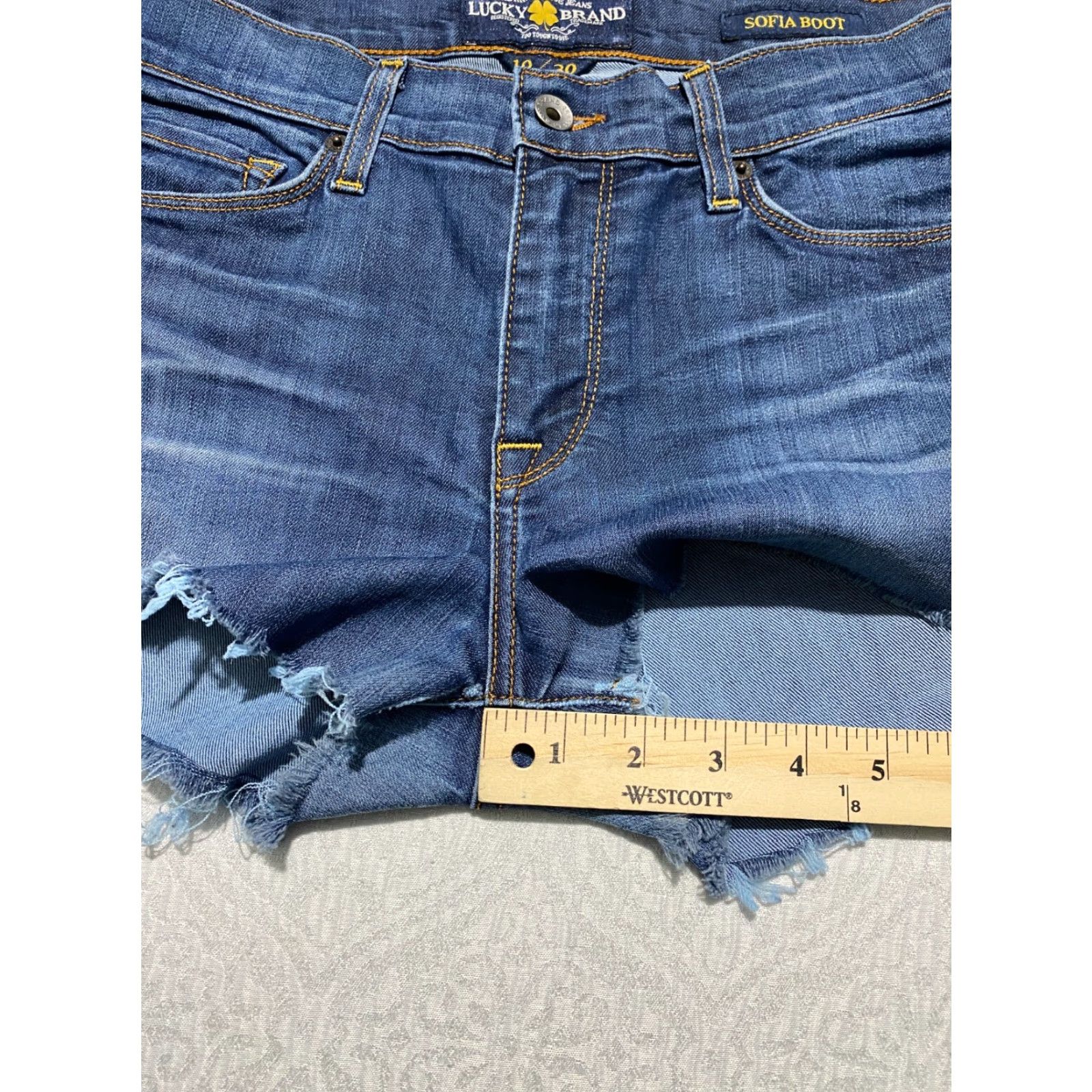 Lucky Brand Lucky Brand Womens Jean Shorts Size 10 Blue Denim Cutoff Shorty 5-Pocket Design Made in USA Shorts Womens Size 10 Blue Denim Cut-Off Shorty Size 32" / US 10 / IT 46 - 7 Thumbnail