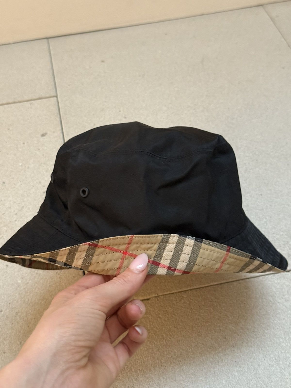 Burberry Burberry Double Sided Nylon Bucket Hat Size ONE SIZE - 5 Thumbnail