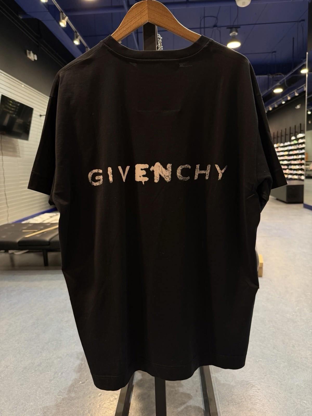 Givenchy Mens T-Shirt Givenchy Paris Black White $550 Retail Size XL Size US XL / EU 56 / 4 - 7 Thumbnail