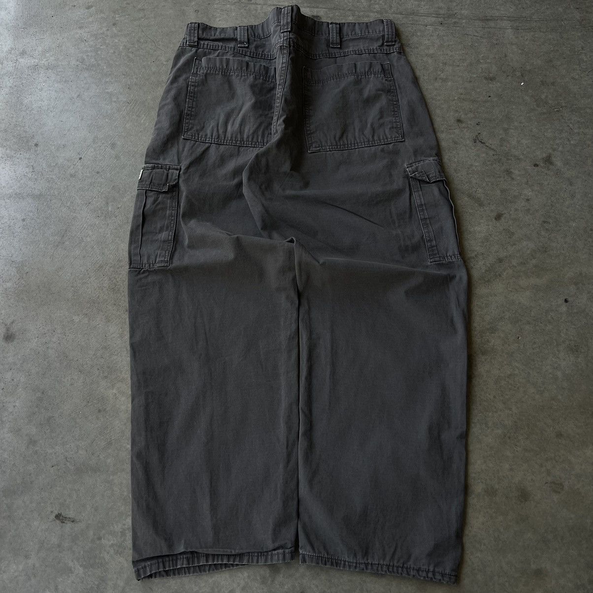 Early 2000s Olive Cargo Pants main image 1