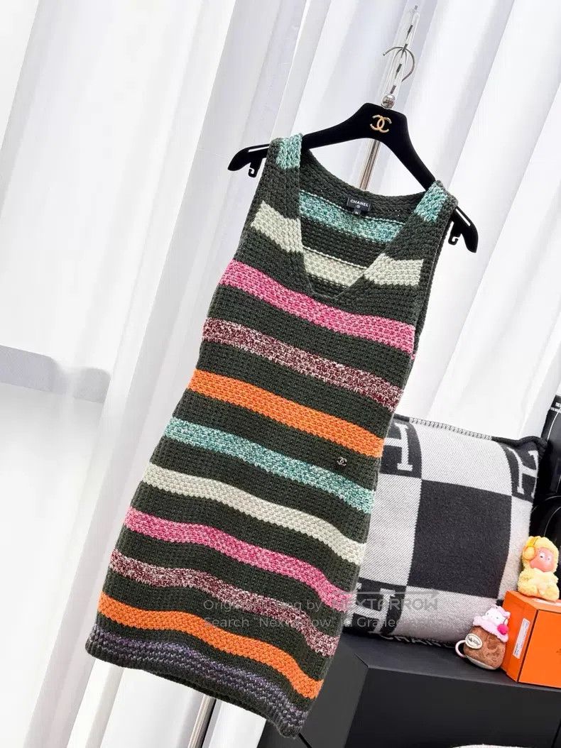 Chanel Chanel Knitted sleeveless dress with rainbow stripes Size XS / US 0-2 / IT 36-38 - 2 Thumbnail