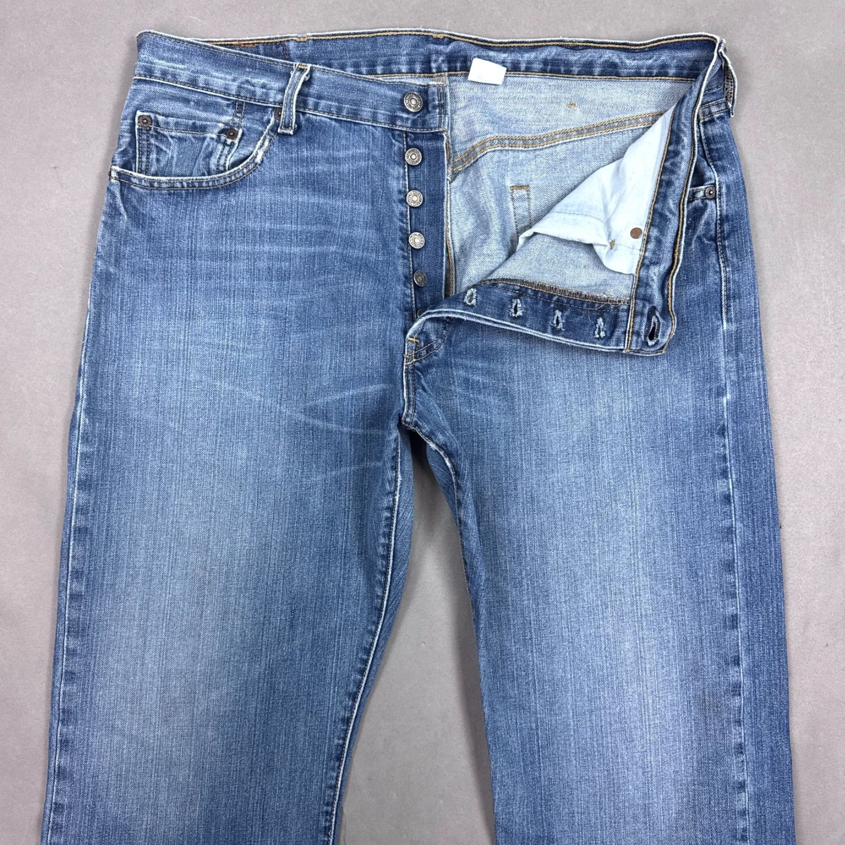 Levi's VINTAGE Levi's 501 Jeans Mens 38x32 Blue Denim Distressed Workwear Straight Pants Size US 38 / EU 54 - 2 Thumbnail