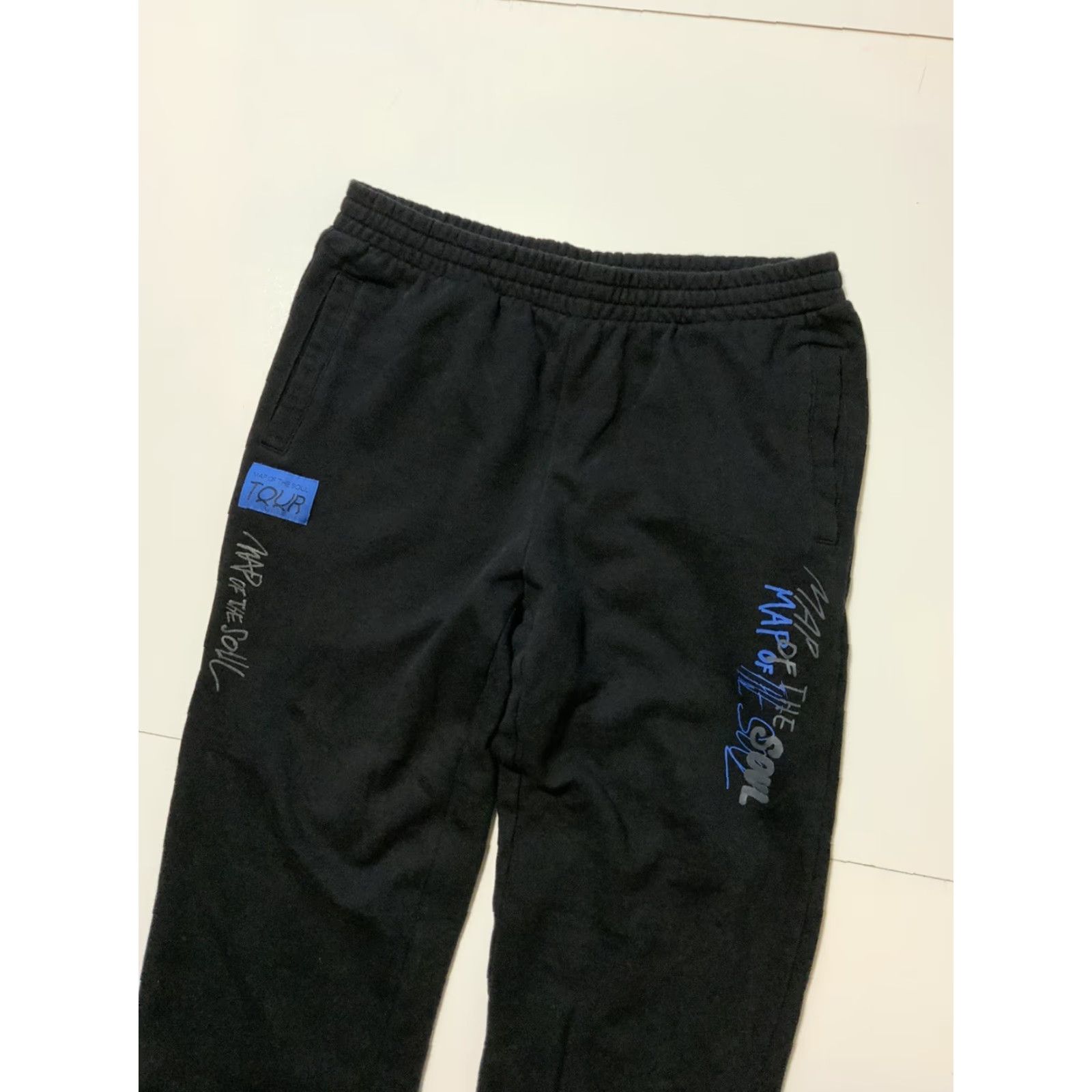 Vintage VINTAGE BTS Map Of The Soul 7 Tour Big Hit Kpop Bangtan Boys Official Jogger Sweatpants Unisex Adults M Black Sweatpants Mens Womens Size US 31 - 4 Thumbnail