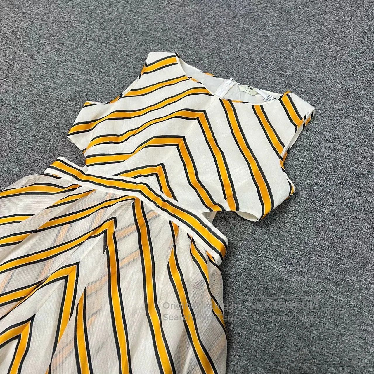 Fendi Fendi Yellow. Size S / US 4 / IT 40 - 2 Thumbnail