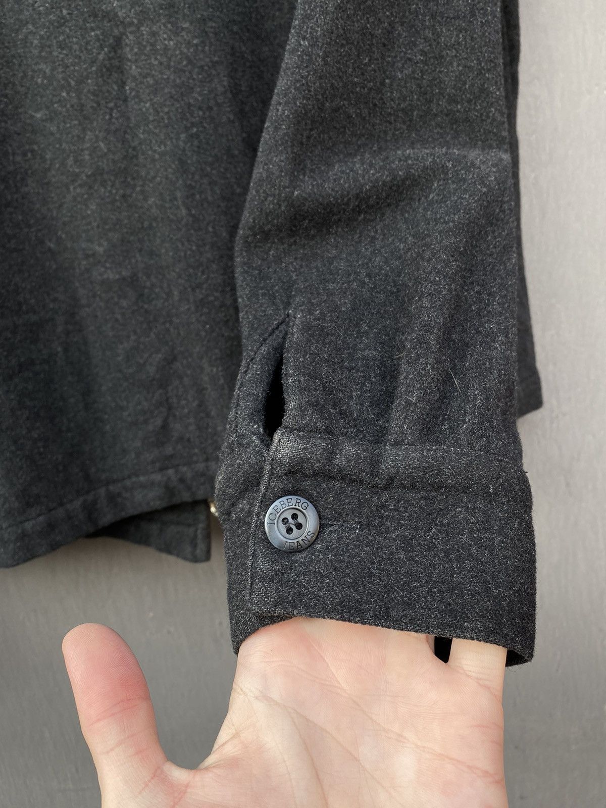 Iceberg Iceberg Vintage Cashmere/Wool jacket size 48 Size US M / EU 48-50 / 2 - 10 Thumbnail