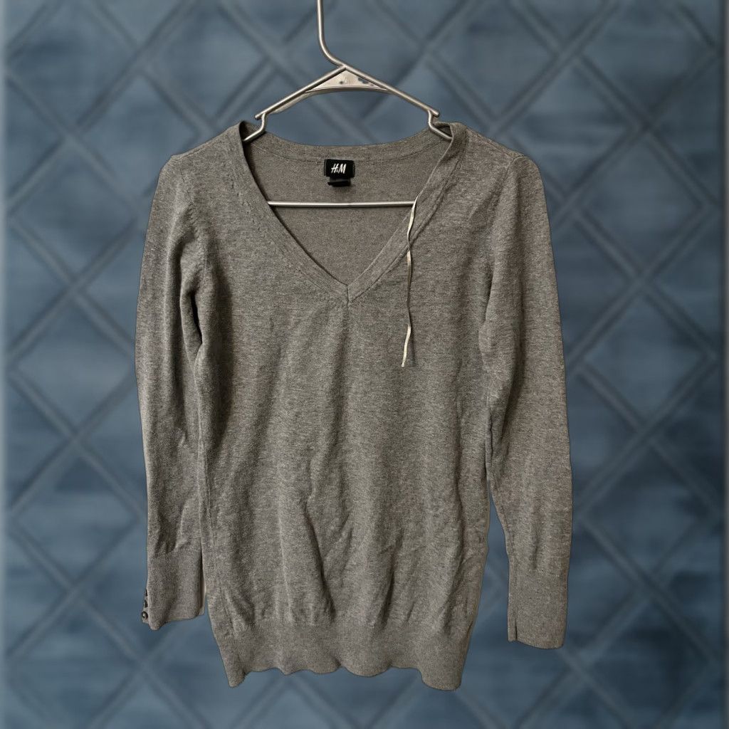 H&M H&M Basic V Neck Pullover Sweater Women's Medium Black Long Sleeve Shirt Size M / US 6-8 / IT 42-44 - 1 Thumbnail