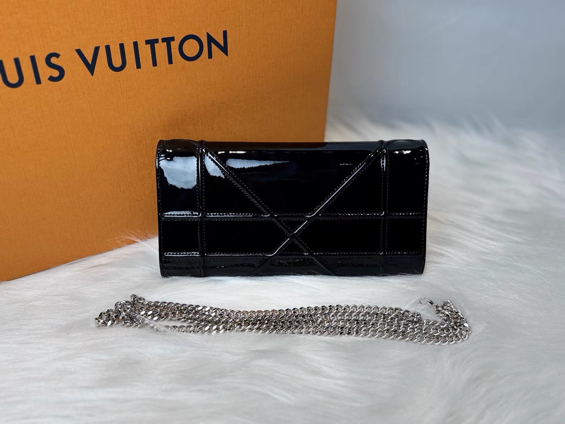 Dior Dior Diorama Shield WOC Patent Leather Crossbody Bag K36 Size ONE SIZE - 2 Thumbnail