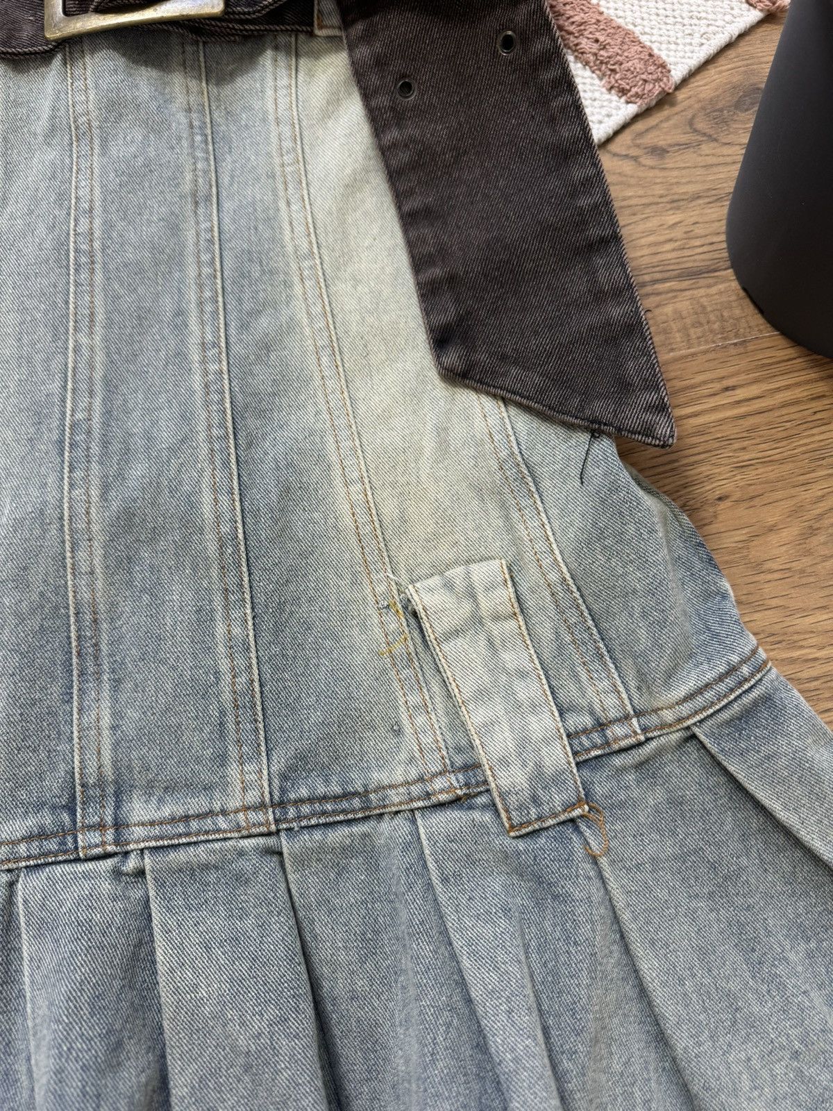 Jaded London JADED WASHED DENIM BELT OFF SHOULDERS PLEATED MINI DRESS Size XS / US 0-2 / IT 36-38 - 5 Thumbnail