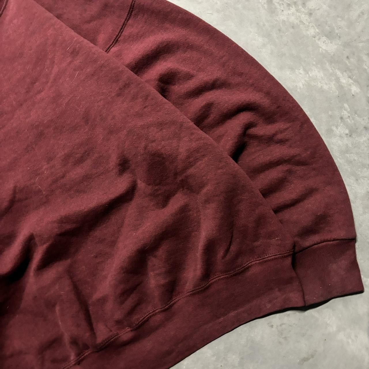 Russell Athletic × Vintage Crazy Vintage 90s Maroon Red Blank Russell Style Essential Crewneck! Size US L / EU 52-54 / 3 - 4 Thumbnail