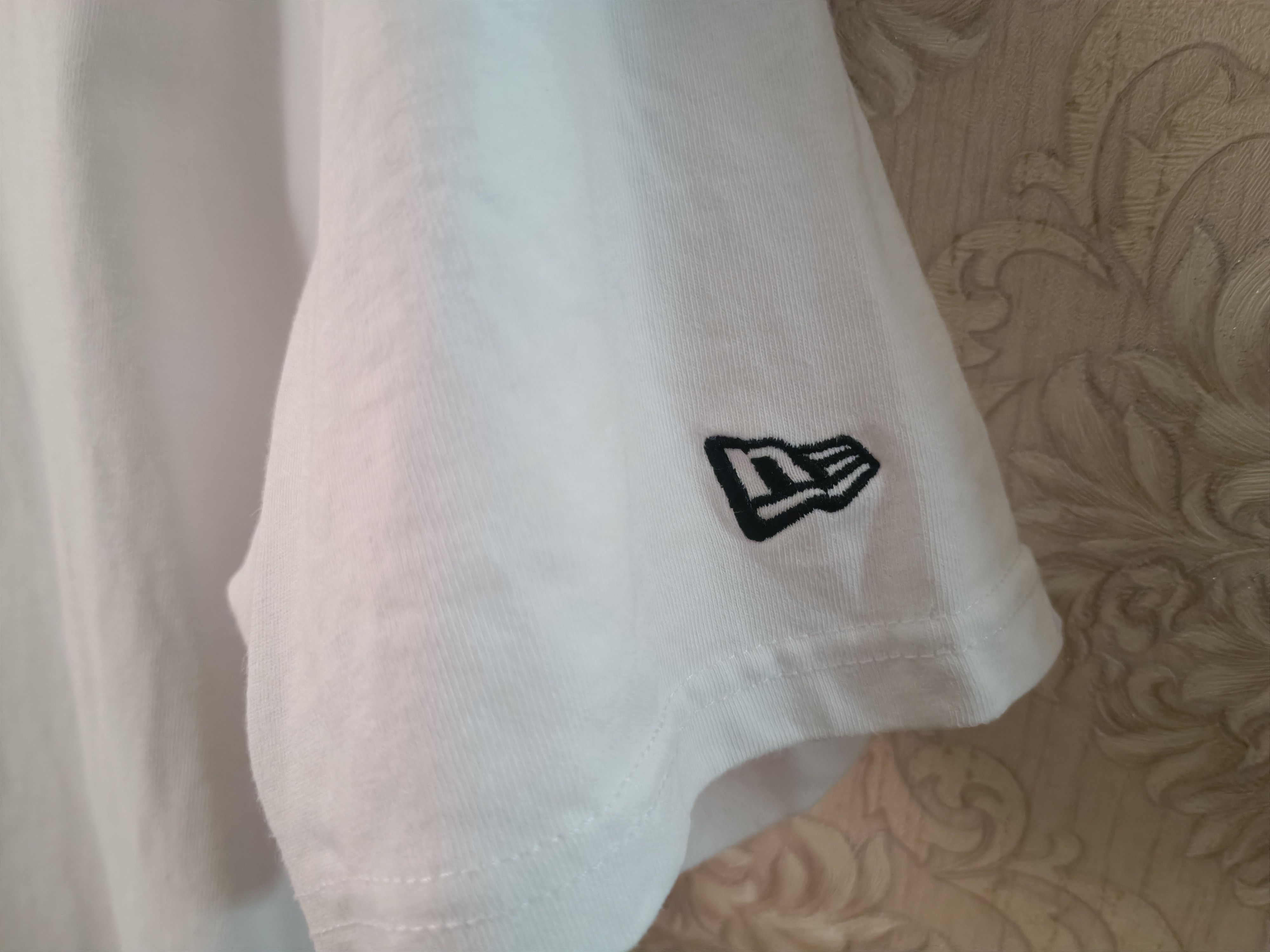 New Era ♦️New Era Spell Out Logo T Shirt Size US L / EU 52-54 / 3 - 5 Thumbnail