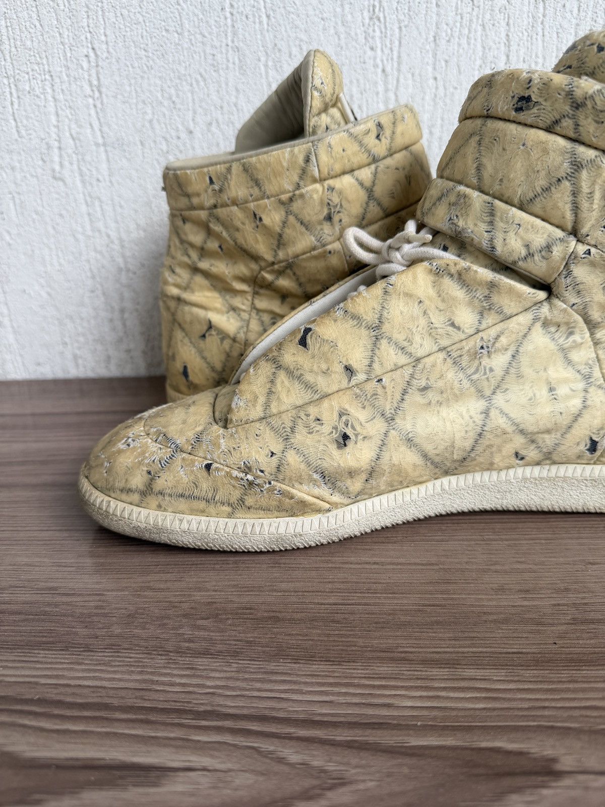 Maison Margiela 😮‍💨🔥Rare future trainers Size US 9 / EU 42 - 12 Thumbnail