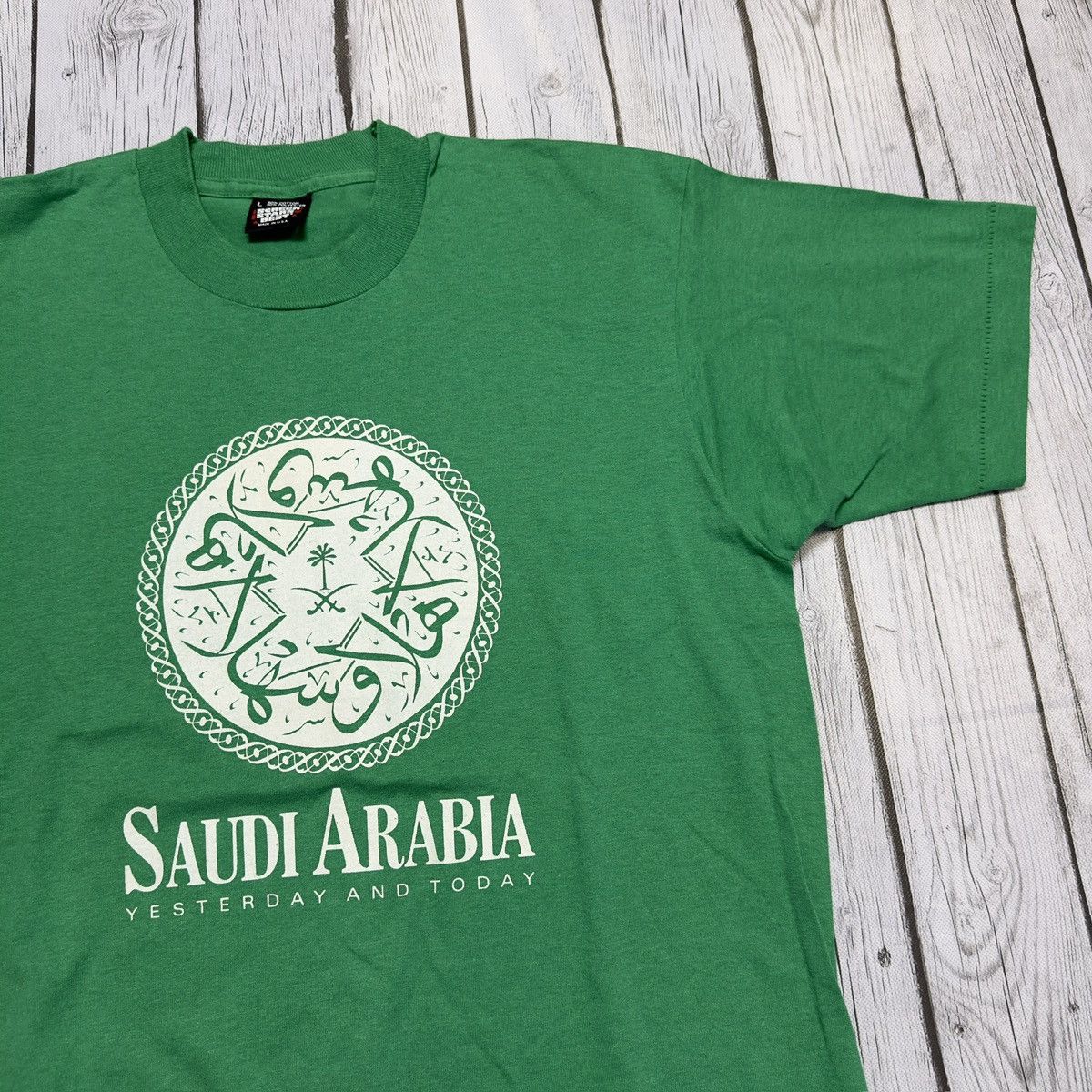 Vintage Vintage Saudi Arabia tee Size US L / EU 52-54 / 3 - 3 Thumbnail