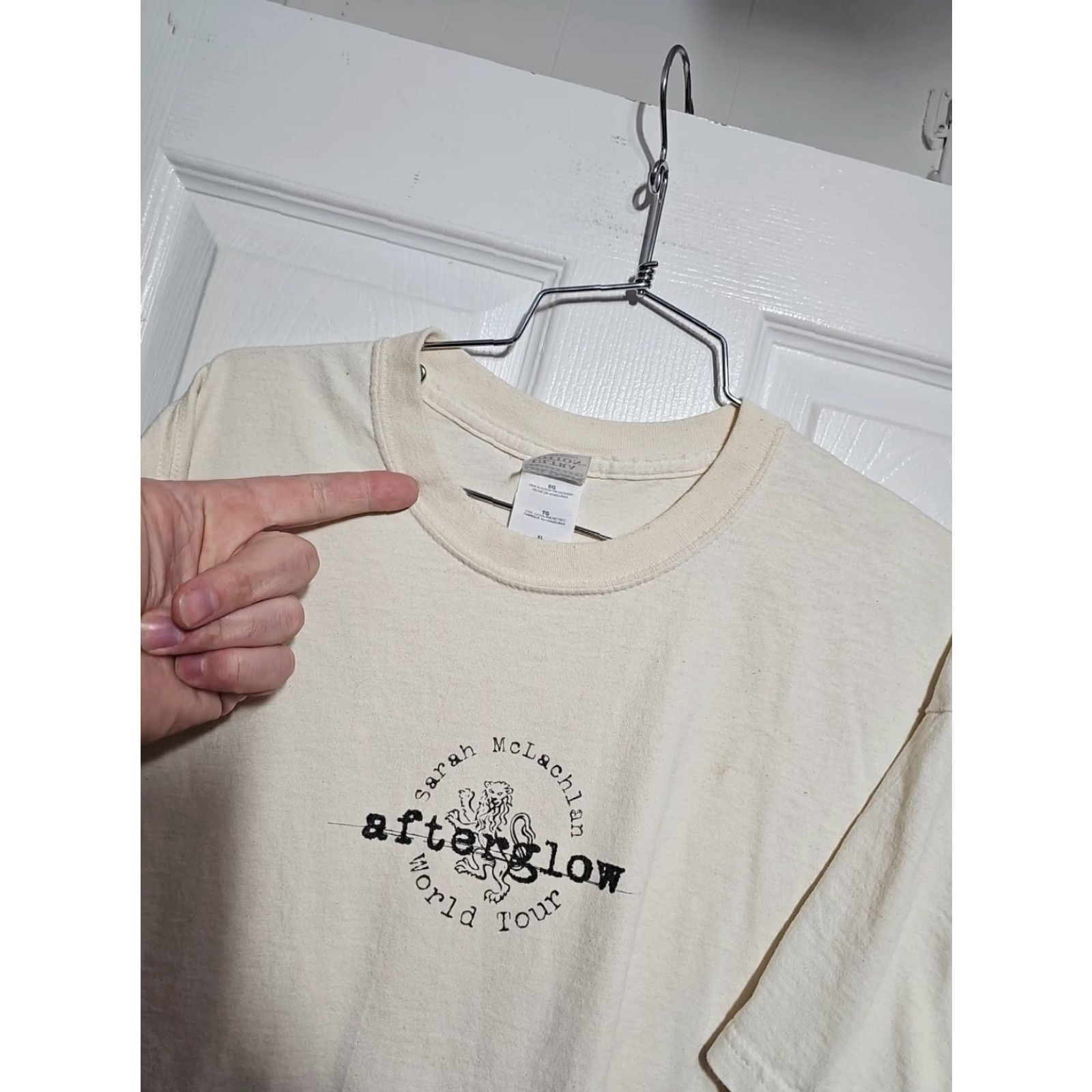 Gildan VINTAGE Sarah McLachlan Afterglow Tour 2004 T Shirt Mens XL Concert Logo Gildan White Cotton Jersey Short Sleeve Crew Neck Size US XL / EU 56 / 4 - 3 Thumbnail