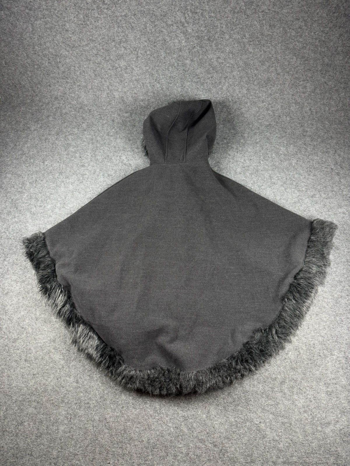 Ugg Vintage UGG Australia Wool Faux Fur Poncho Coat Size XL / US 12-14 / IT 48-50 - 8 Thumbnail