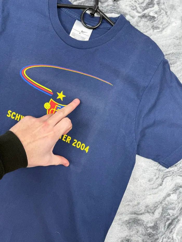 Nike Vintage Nike FC Basel 2004 T-Shirt Big Logo Size US M / EU 48-50 / 2 - 7 Thumbnail