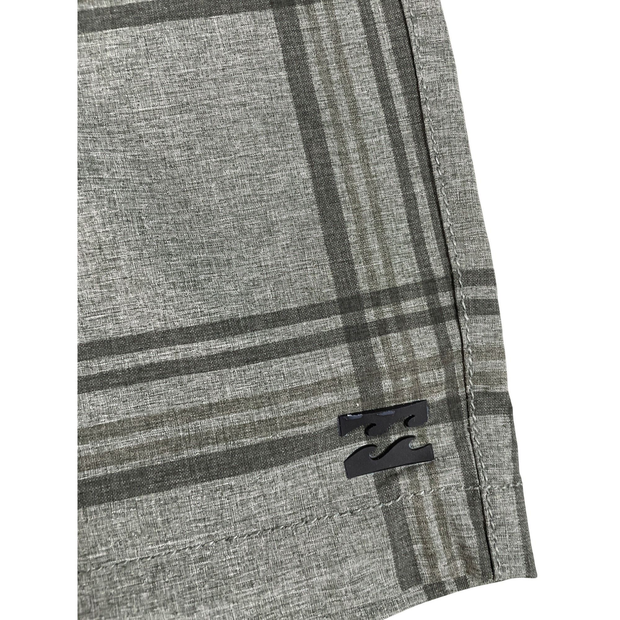 Billabong Billabong Mens submersible X Stretch gray plaid shorts size Size US 32 / EU 48 - 8 Thumbnail