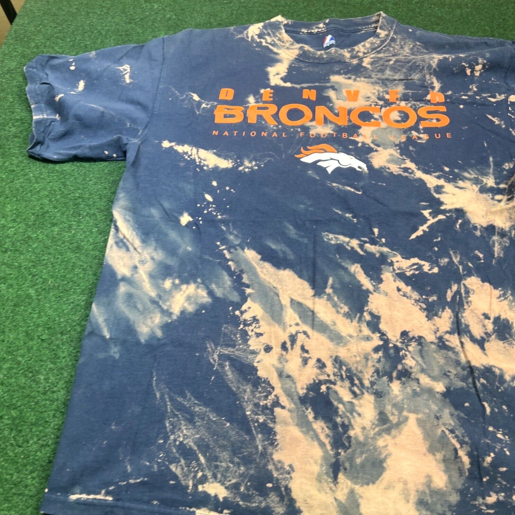 Vintage Men's Bleached Navy Blue Tee Shirt Denver Broncos Logo ~ MAJESTIC ~ XL Size US XL / EU 56 / 4 - 2 Thumbnail