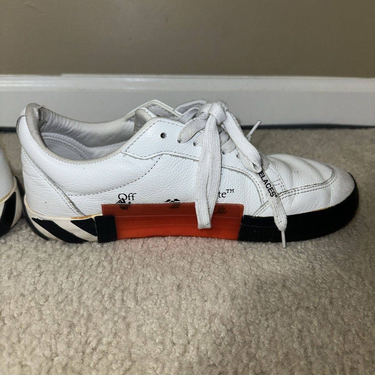 Off-White Off-White Vulcanized Low Black and White Sneakers Size US 10 / EU 43 - 2 Thumbnail