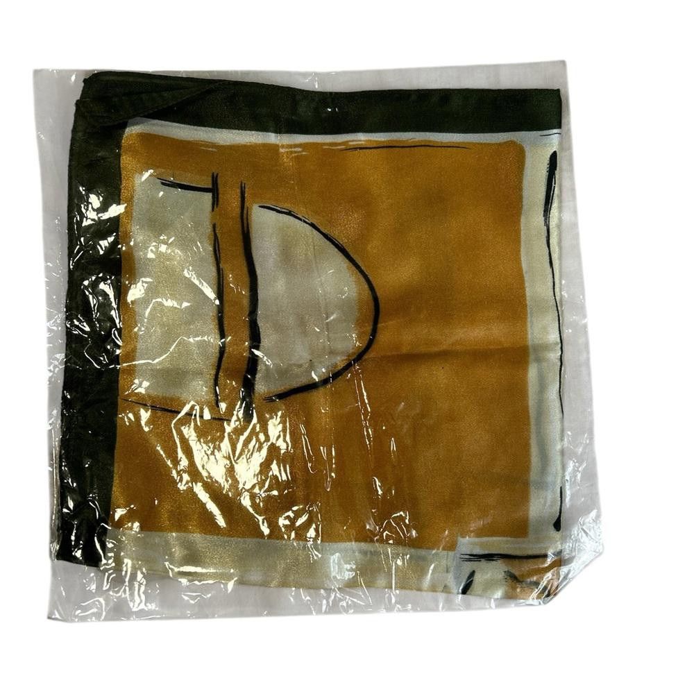 Designer BRAND NEW SILK SCARF Size ONE SIZE - 3 Thumbnail