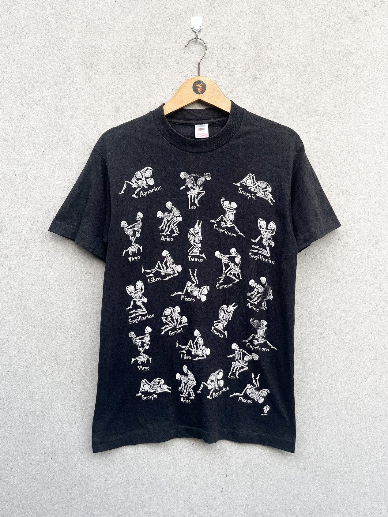 Vintage Vintage ©1995’s Skeleton Zodiac S*x Position tshirt Size US M / EU 48-50 / 2 - 1 Thumbnail