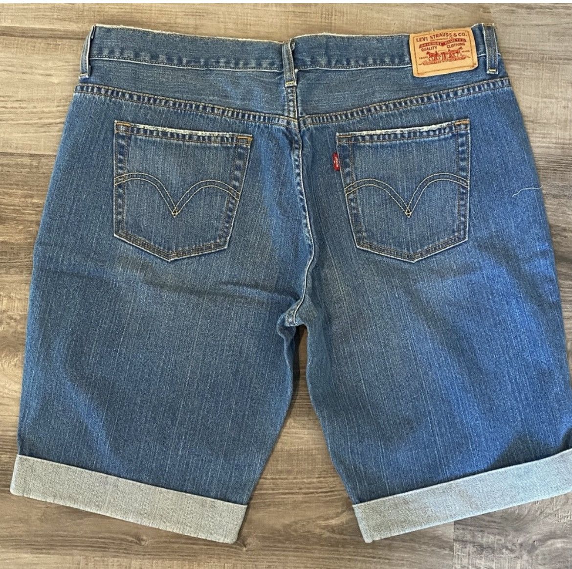 Levi's Levi’s 515 Mid-Rise Cuffed Jean Shorts. Classic Size 16 Size 38" / US 16 / IT 52 - 3 Thumbnail