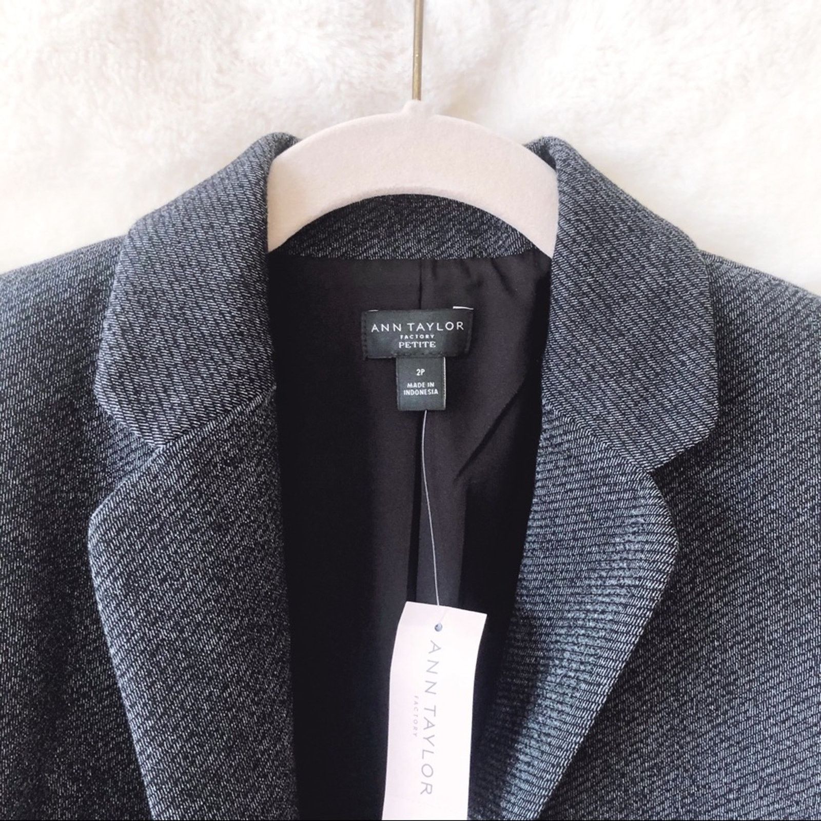 Ann Taylor Ann Taylor Gray Petite One-Button Tailored Blazer Size XS / US 0-2 / IT 36-38 - 4 Thumbnail