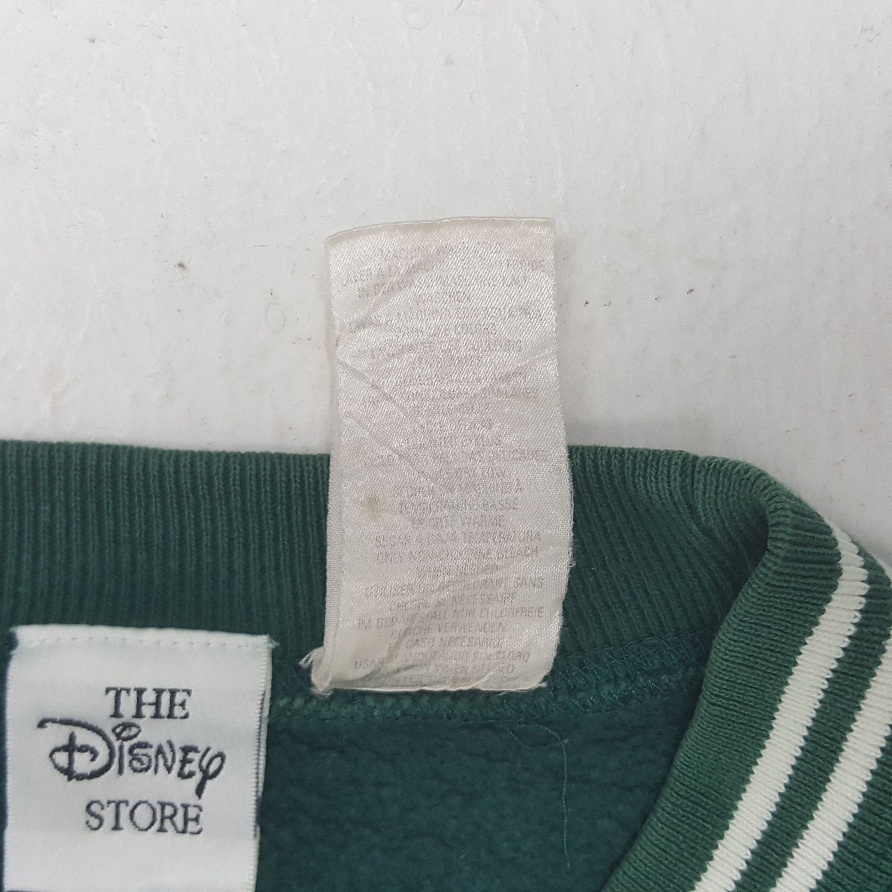 Disney Vintage Since Pooh 1966 Disney Store Sweatshirt Size US XL / EU 56 / 4 - 5 Thumbnail