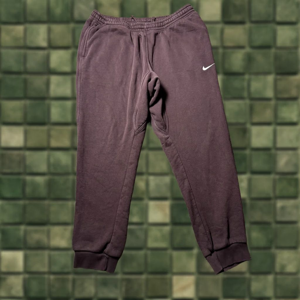 Nike Nike Club Fleece Jogger Pants Mens XL Red Maroon Taper Lined Workout Size US 36 / EU 52 - 1 Thumbnail