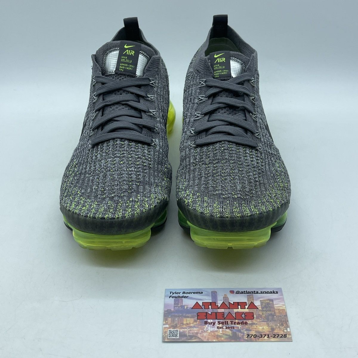 Nike Air vapormax flyknit grey volt Size US 9 / EU 42 - 2 Thumbnail