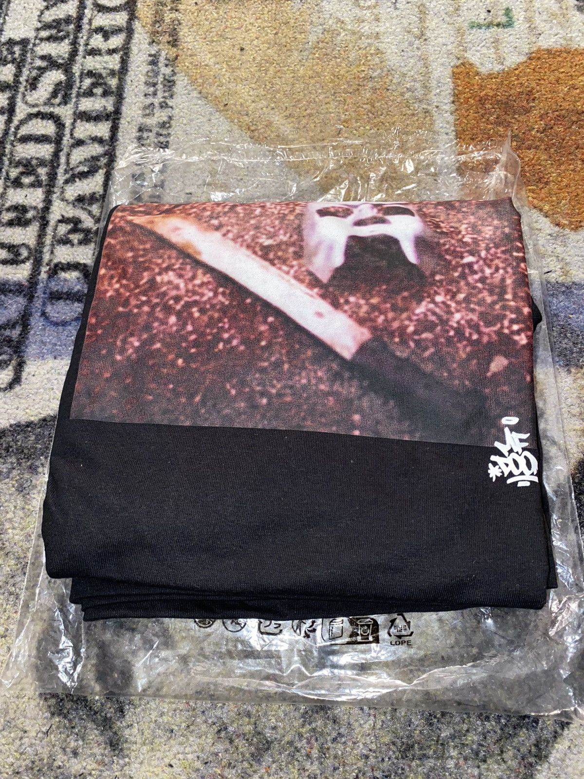 MF Doom × Supreme Supreme MF Doom Tee Black Size US XXL / EU 58 / 5 - 1 Thumbnail