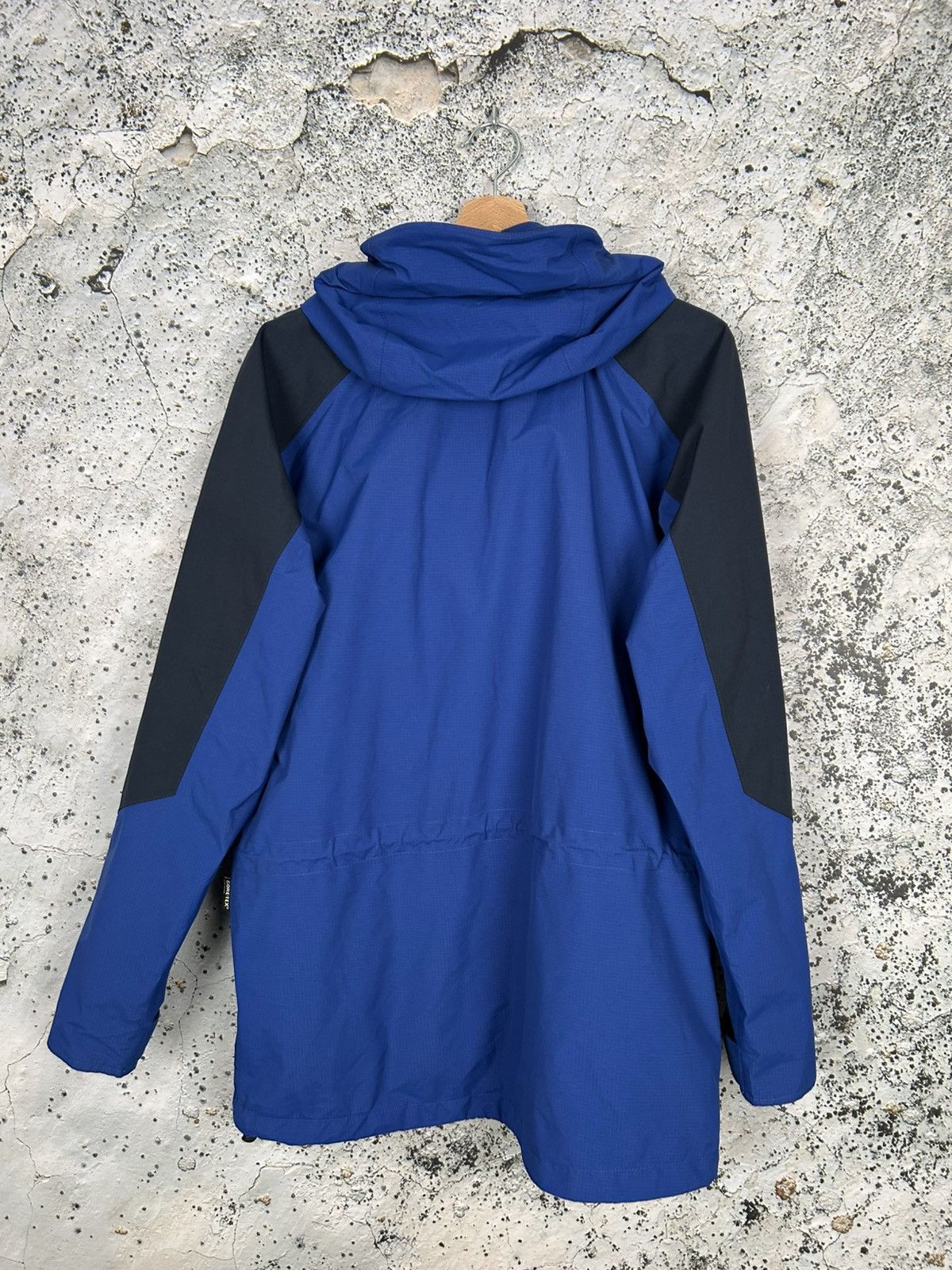 Berghaus Berghaus Gore-tex Blue Jacket Streetwear Gorpcore Outdoor Size US S / EU 44-46 / 1 - 6 Thumbnail