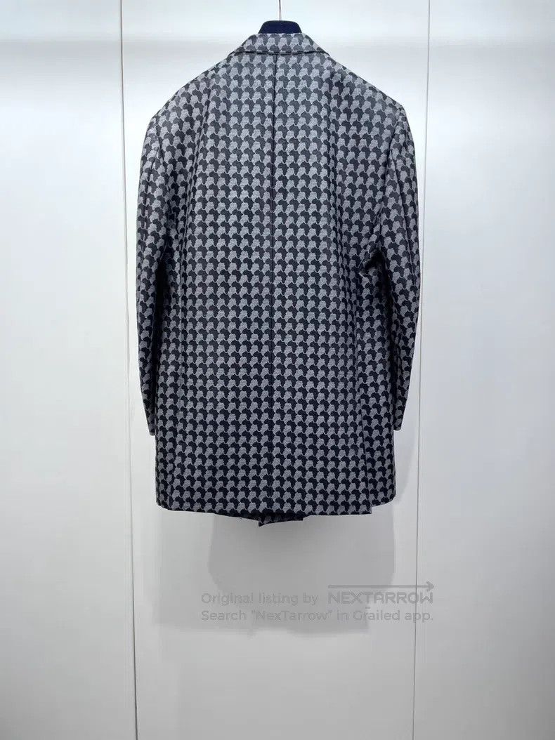 Louis Vuitton Louis Vuitton Black and grey suit jacket Size US M / EU 48-50 / 2 - 2 Thumbnail