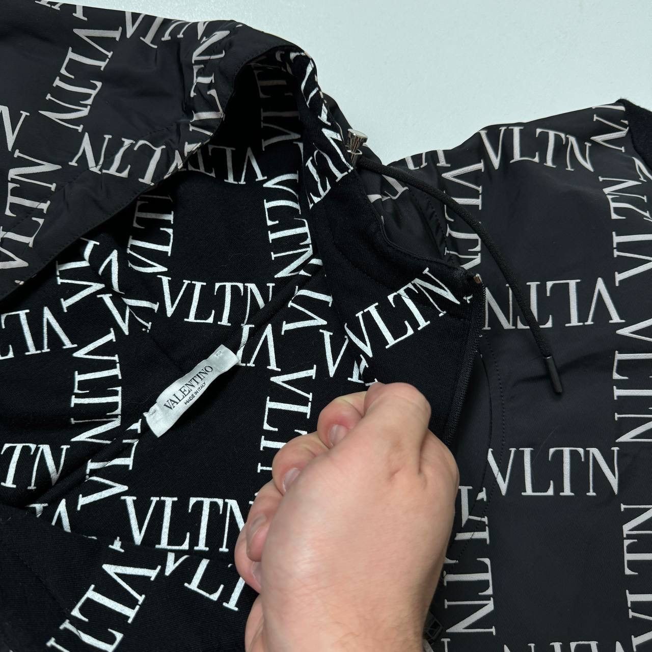 Valentino VALENTINO 'vltn' Logo Grid Print Hoodie In Black Size US M / EU 48-50 / 2 - 10 Thumbnail
