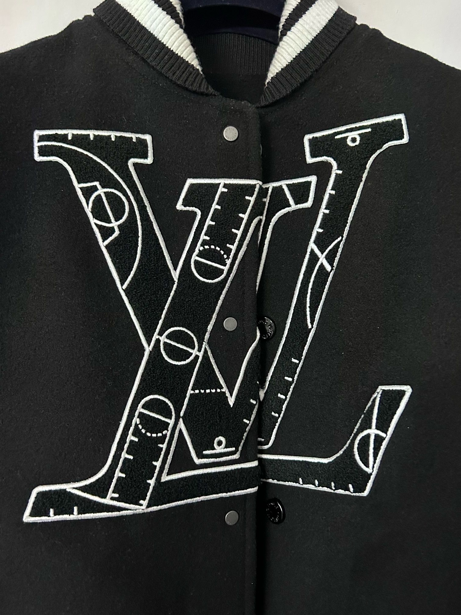 Louis Vuitton × Virgil Abloh Louie Vuitton Virgil Abloh NBA jacket Size US L / EU 52-54 / 3 - 14 Thumbnail