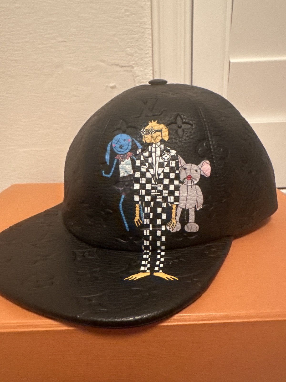 Louis Vuitton Louis Vuitton Friends Black Hat Size ONE SIZE - 1 Thumbnail