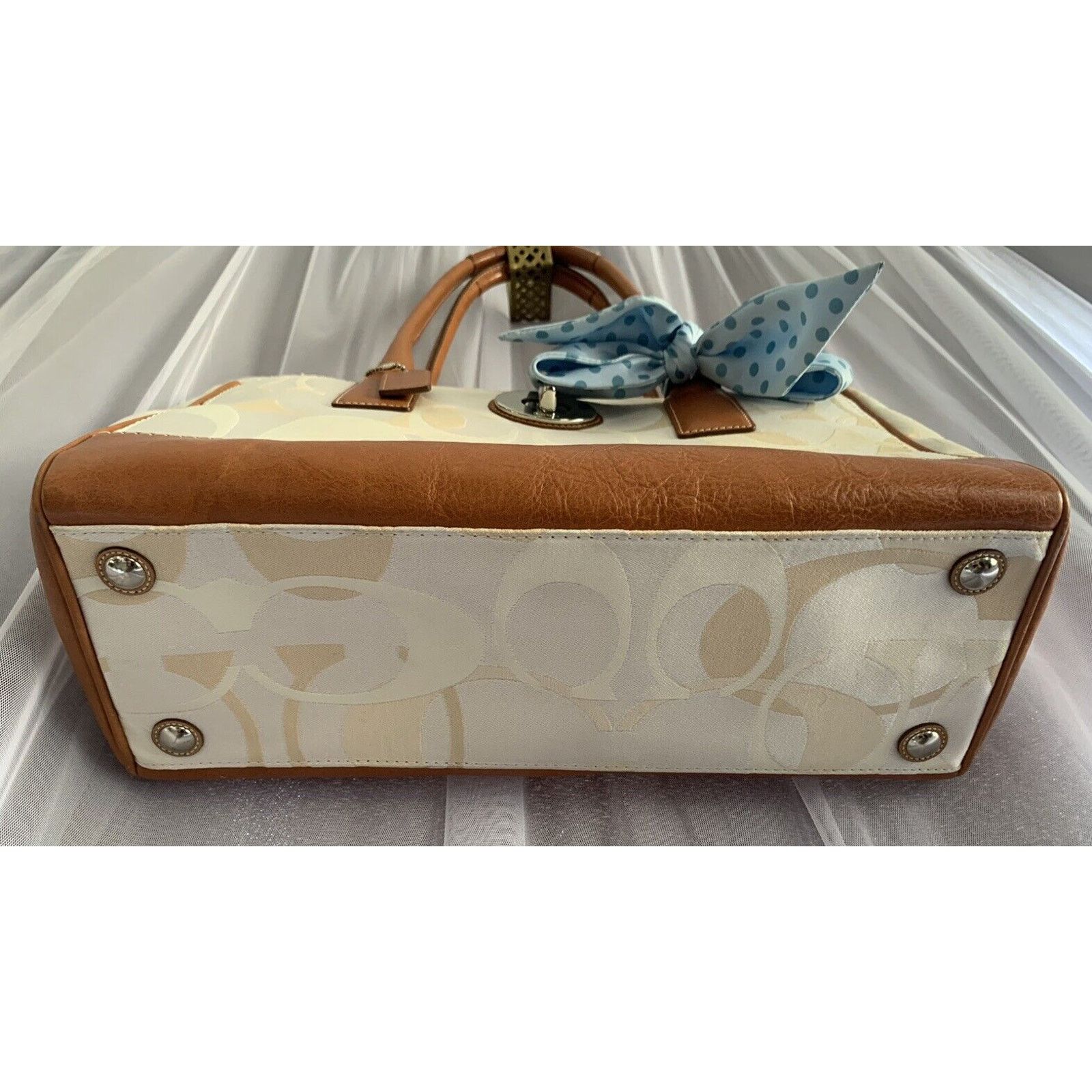 Coach Coach Cream Canvas Leather Handbag 11821 Feet Made Jan 2008 Size ONE SIZE - 10 Thumbnail