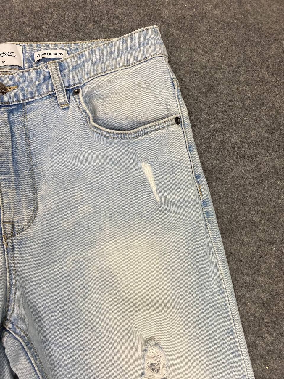 Lee rider by lee lightwash distressed denim Size US 35 - 8 Thumbnail