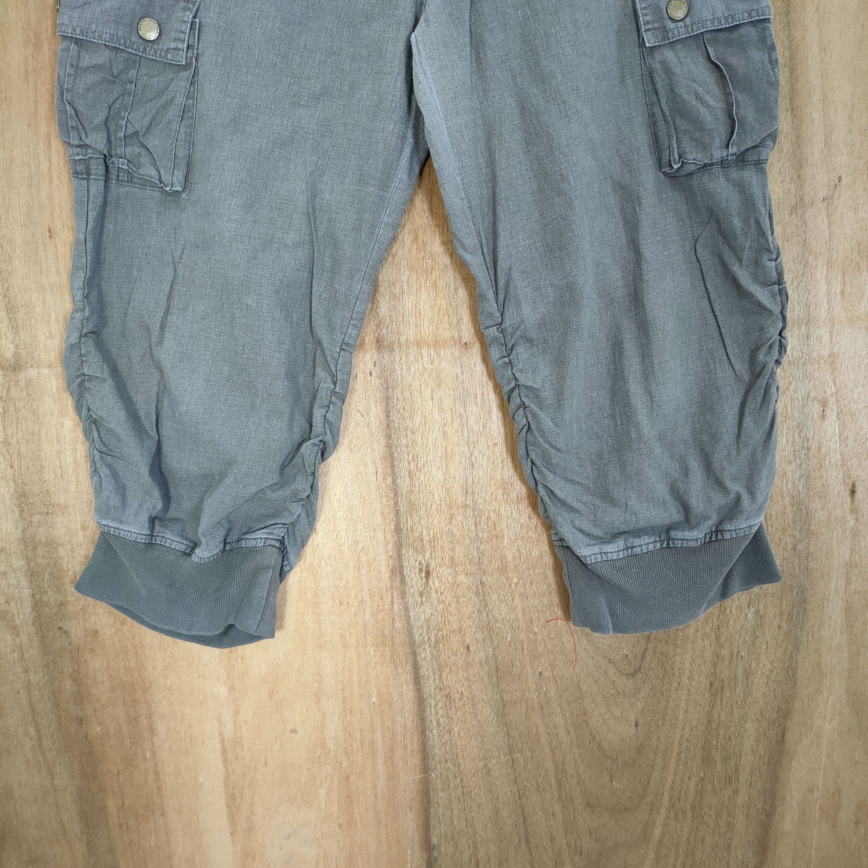 Japanese Brand DAILY SHORT MULTIPOCKET CARGO PANTS Size US 34 / EU 50 - 3 Thumbnail