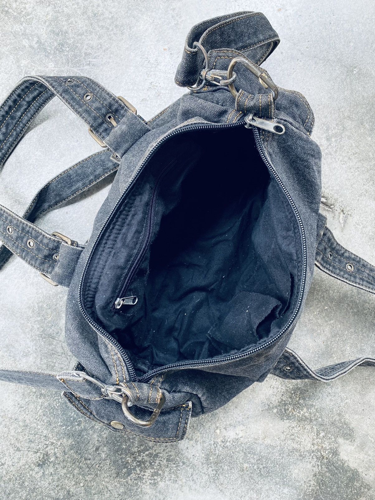 Vintage Vintage 21735 Japan Fabric Black Cross Body Denim Bag Size ONE SIZE - 3 Thumbnail