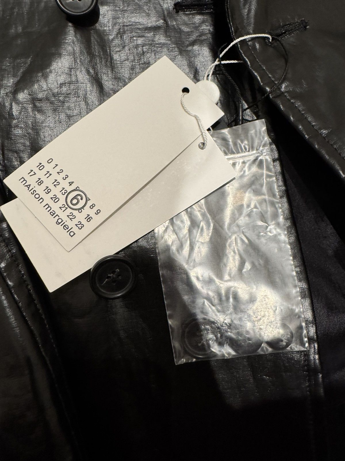 Maison Margiela Maison Margiela Shiny Linen Coat Leather Effect Size Large Size US L / EU 52-54 / 3 - 8 Thumbnail