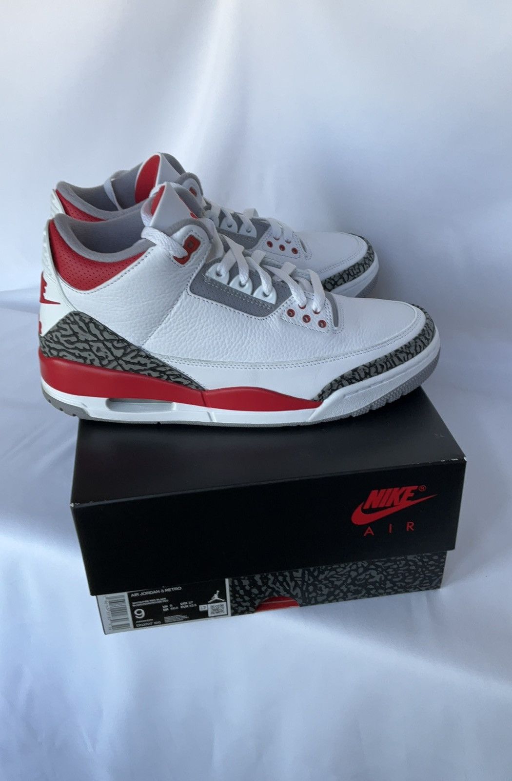 Nike Men’s Nike Air Jordan 3 Retro Size US 9 / EU 42 - 3 Thumbnail