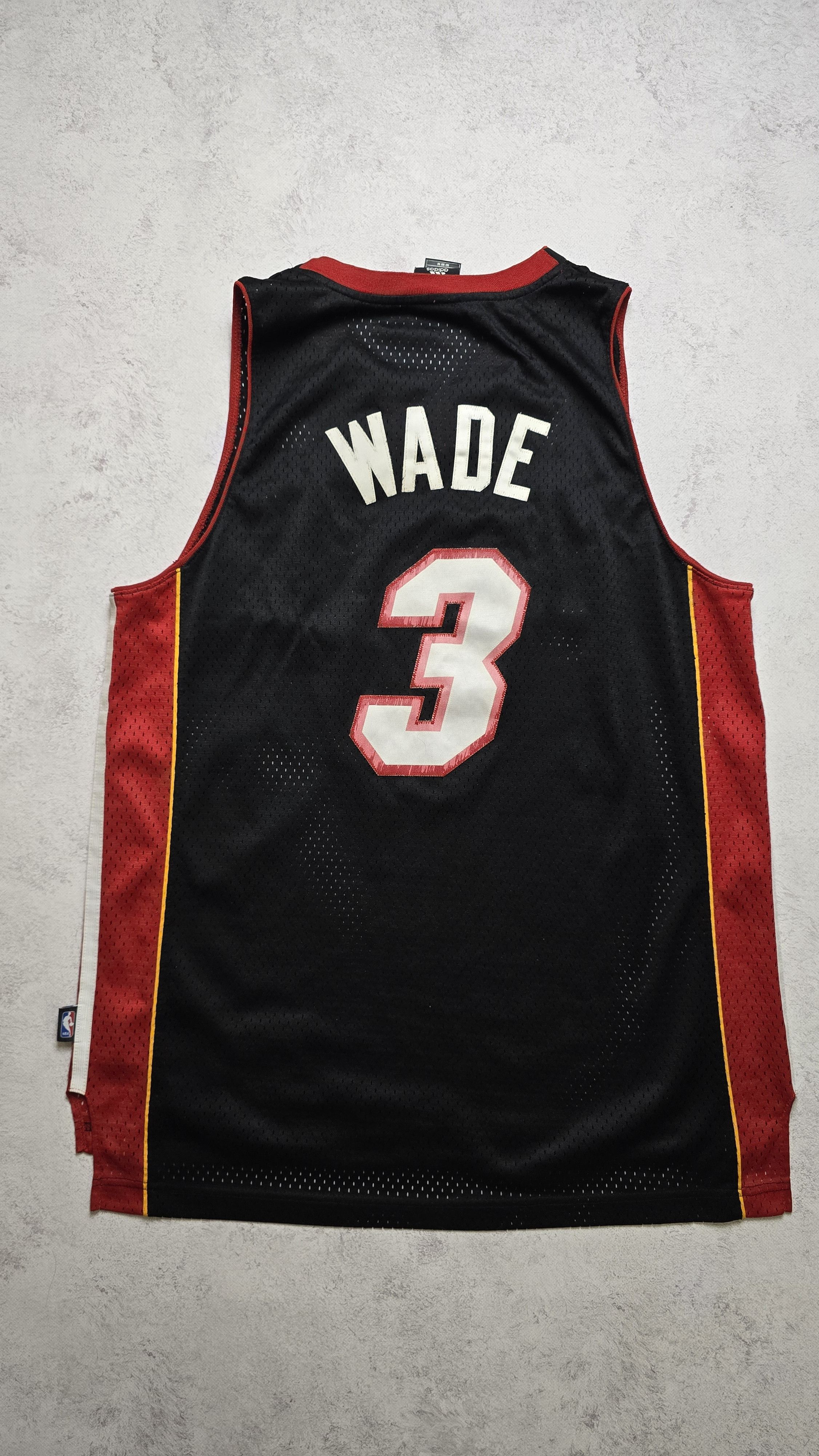 Adidas Miami Heat Dwyane Wade #3 Basketball Jersey Size US M / EU 48-50 / 2 - 2 Thumbnail