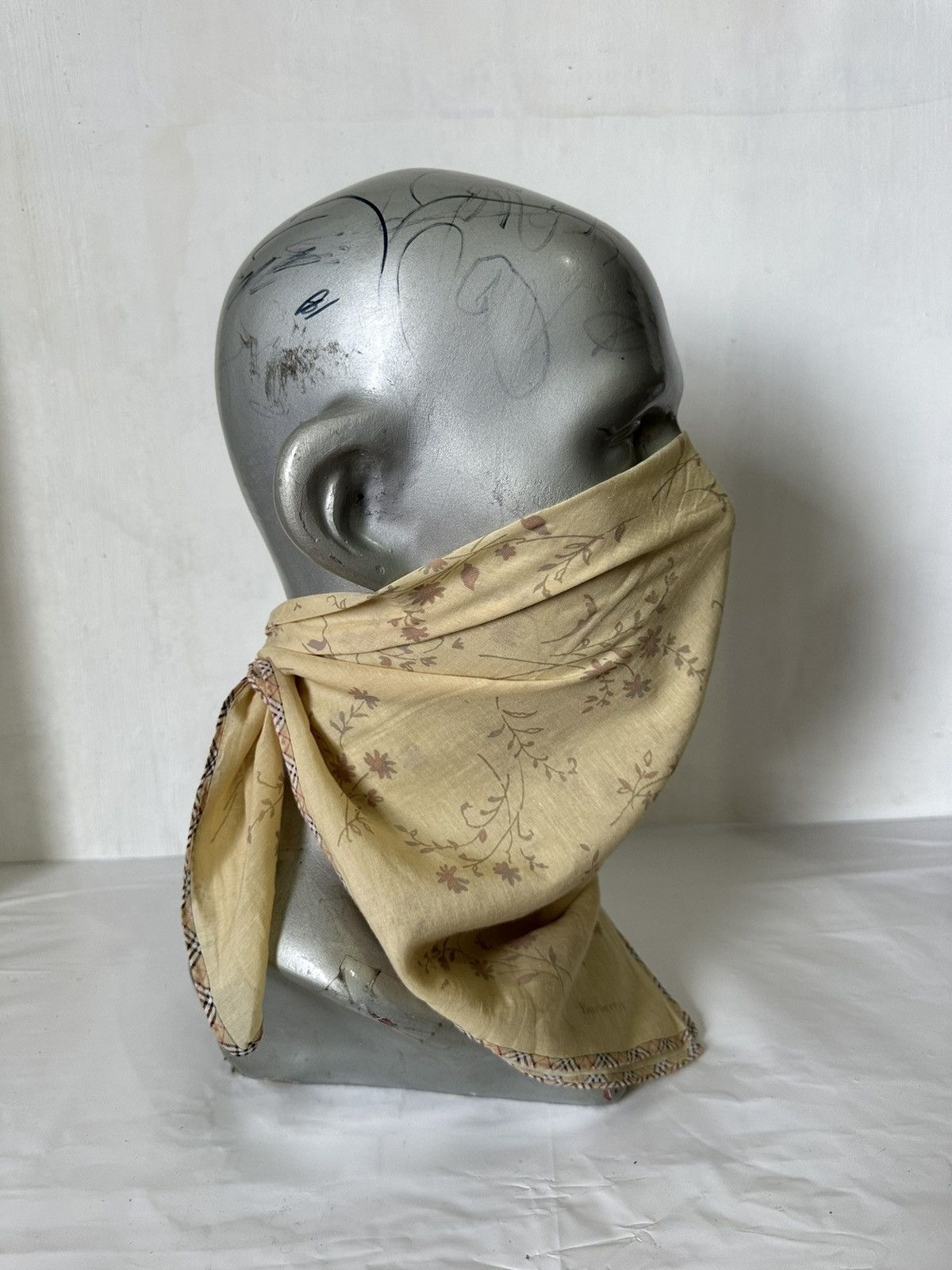Burberry × Vintage Vintage Burberry Handkerchief/ Neckerchief/ Bandana Size ONE SIZE - 7 Thumbnail