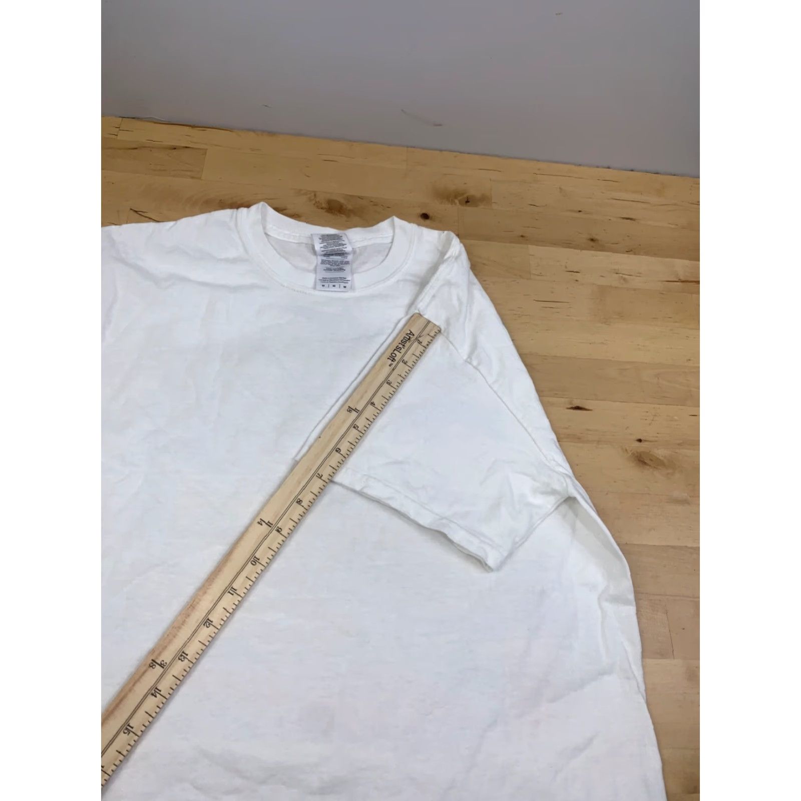 Gildan VTG Roadrunner Shirt Mens M White Cotton Gildan T-Shirt Slim Fit? Regular no. Size US M / EU 48-50 / 2 - 7 Thumbnail
